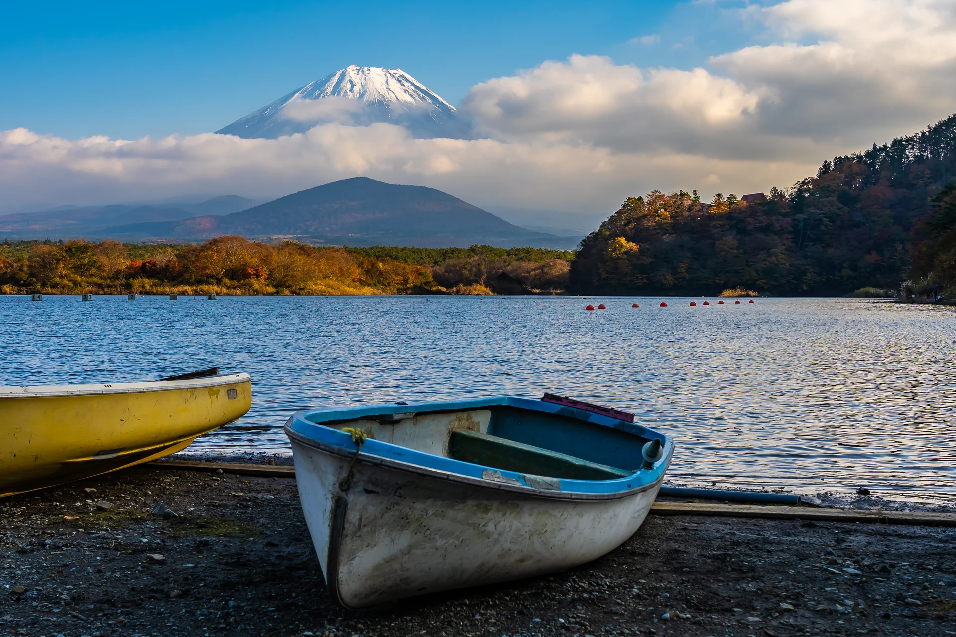 Beautiful Landscape Mountain Fuji. Nature wallpaper. 3901×2601px. Free download for personal use.