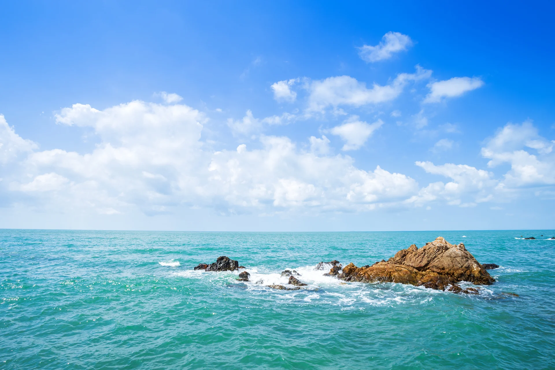 Beautiful Sea Hat Chao Lao Beach Chanthaburi Thailand. Nature wallpaper. 5320×3547px. Free download for personal use.