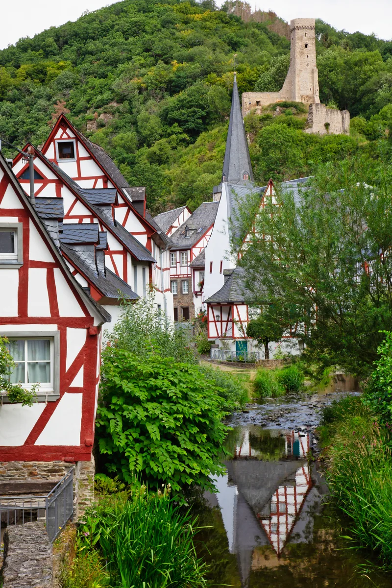 Beautiful Shot Taken Castle Lowenburg Monreal Germany