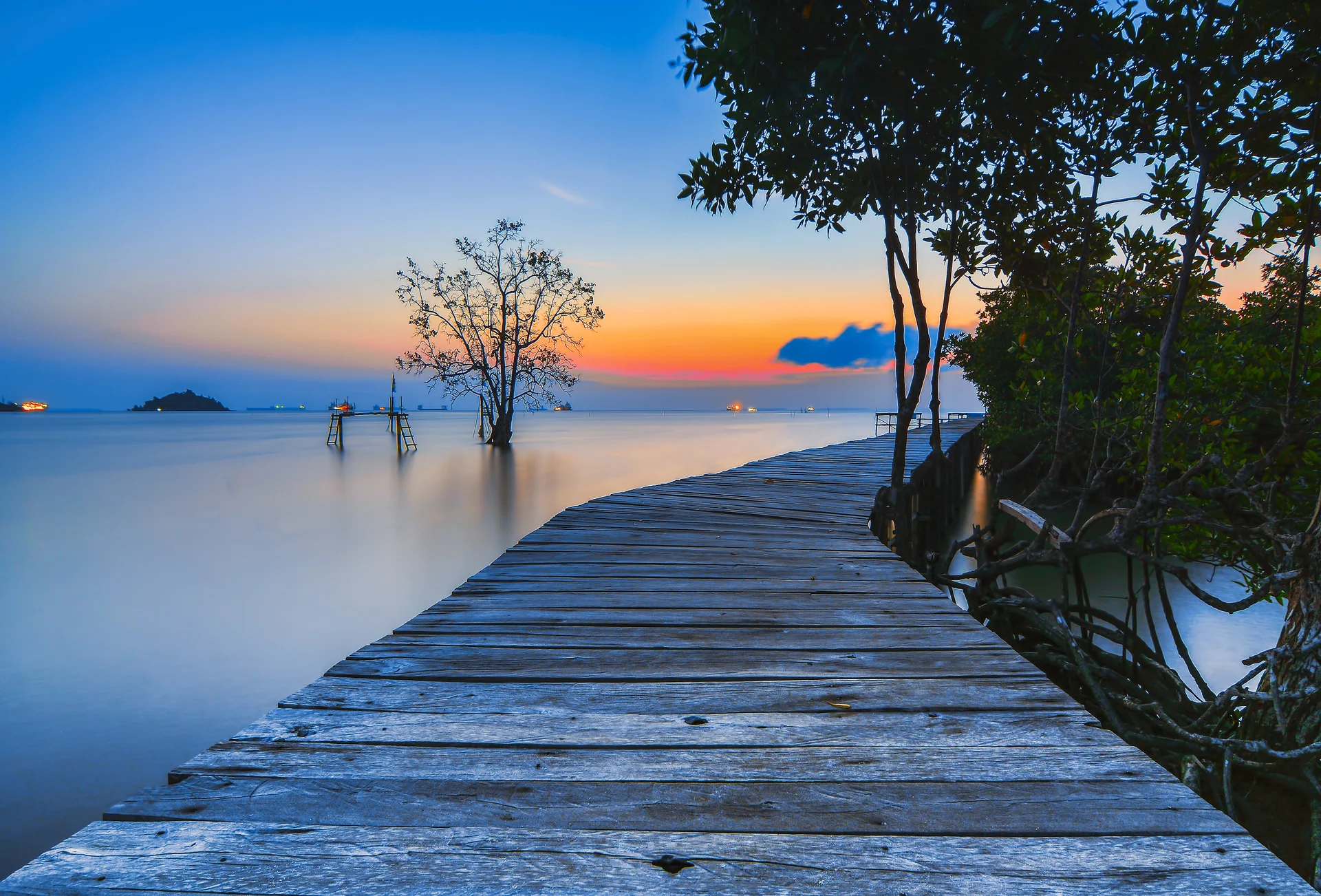 Beautiful Sunset Vio Vio Beach Batam Island. Nature wallpaper. 6082×4124px. Free download for personal use.