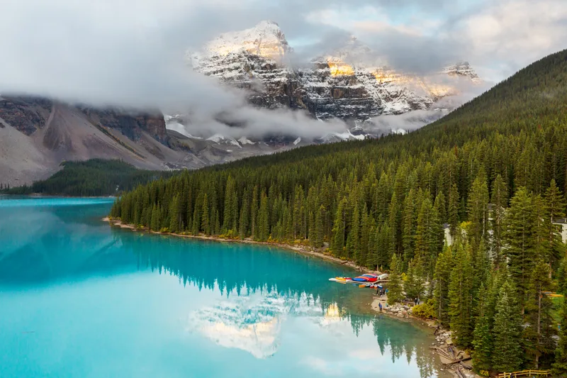 Beautiful Turquoise Waters Moraine Lake With Snow Covered Peaks It Banff National Park Canada