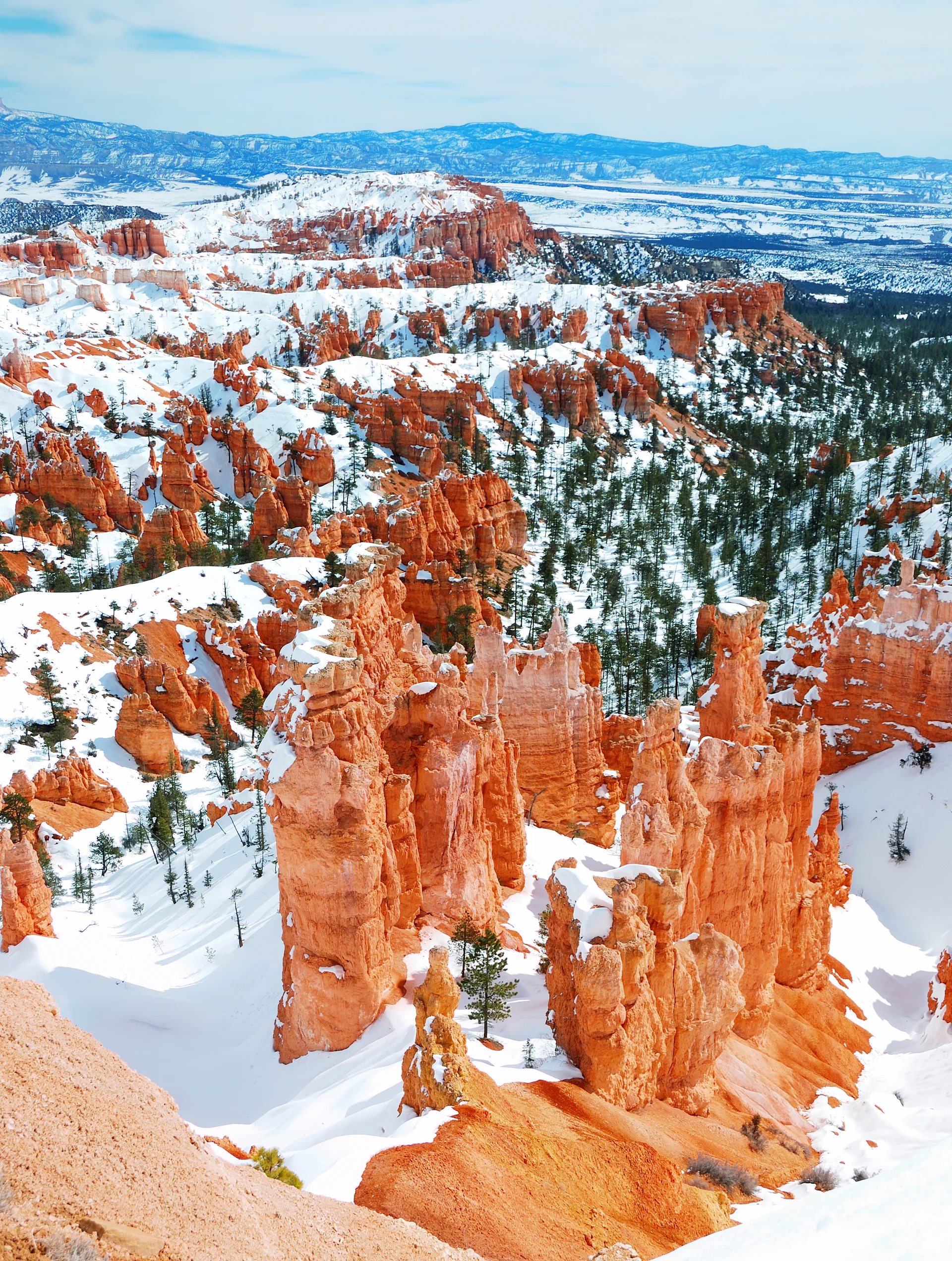 Bryce Canyon With Snow Winter. Nature wallpaper. 2592×3435px. Free download for personal use.