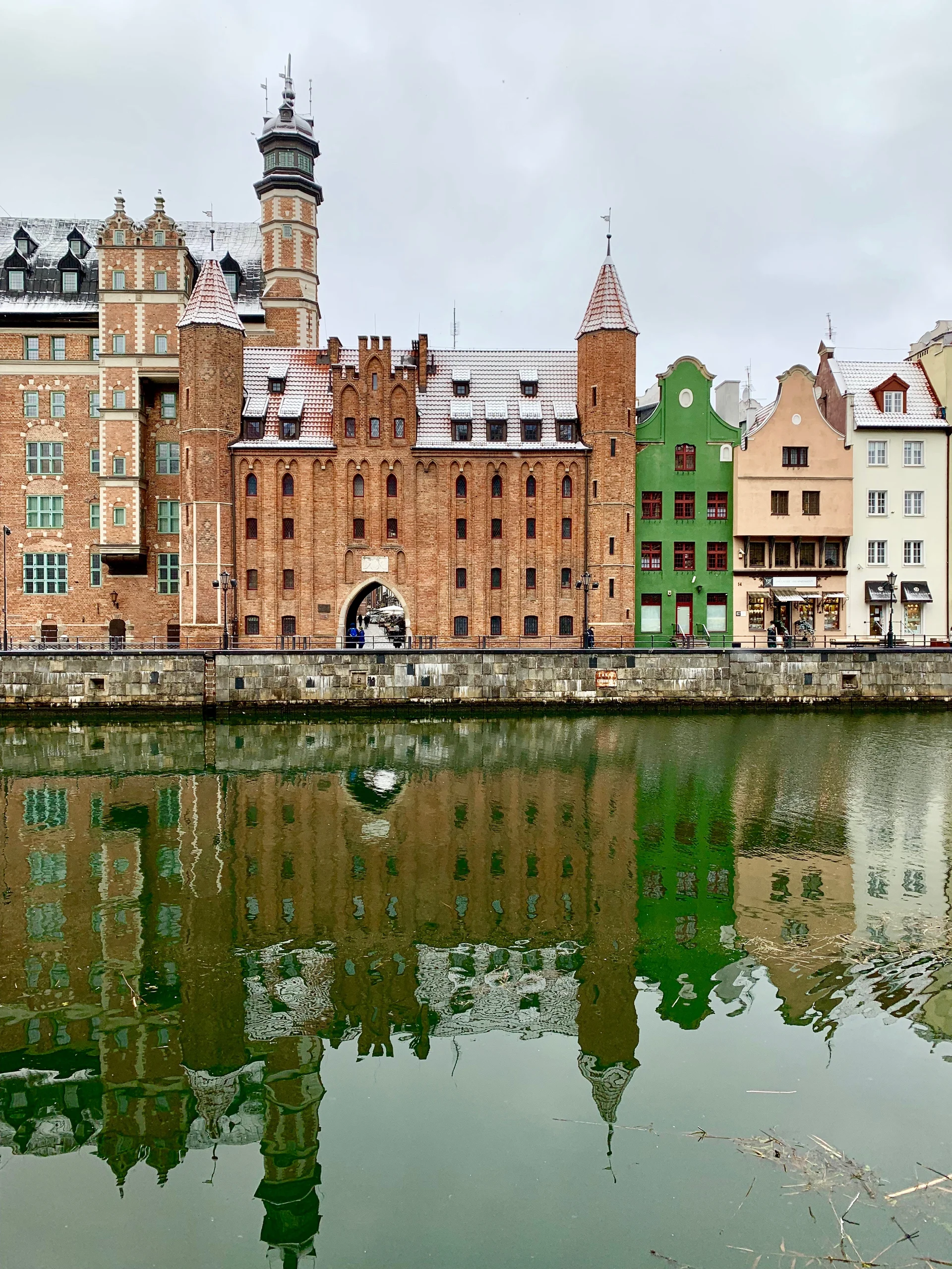 Gdansk Winter Morning. Uncategorized wallpaper. 3024×4032px. Free download for personal use.