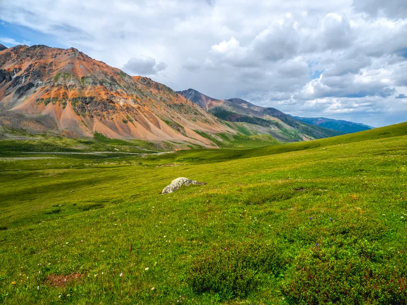 Green Summer Mountain Alpine Valley Sunny Mountain Valley