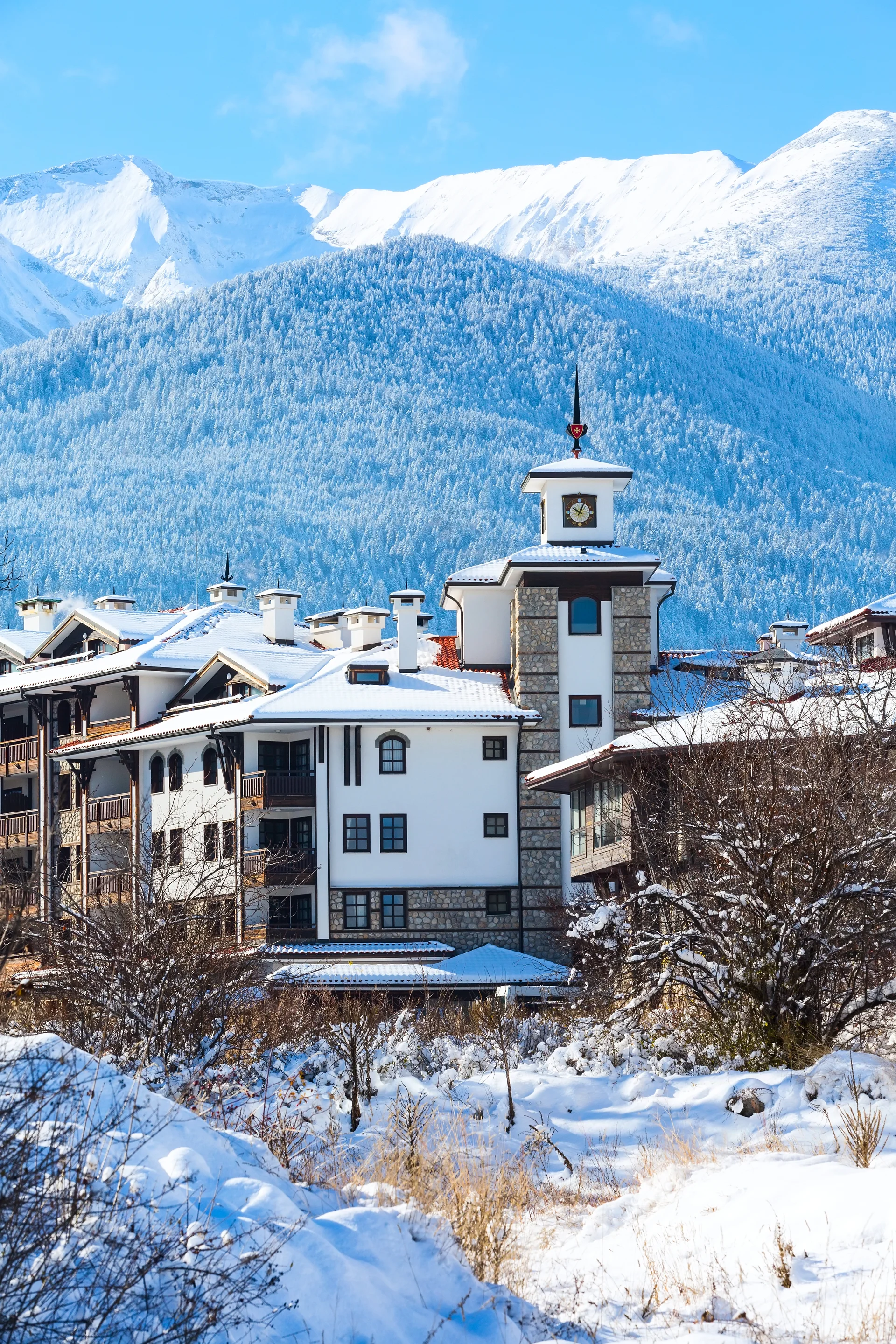 Houses Snow Mountains Panorama Bansko Bulgaria. Nature wallpaper. 3817×5726px. Free download for personal use.