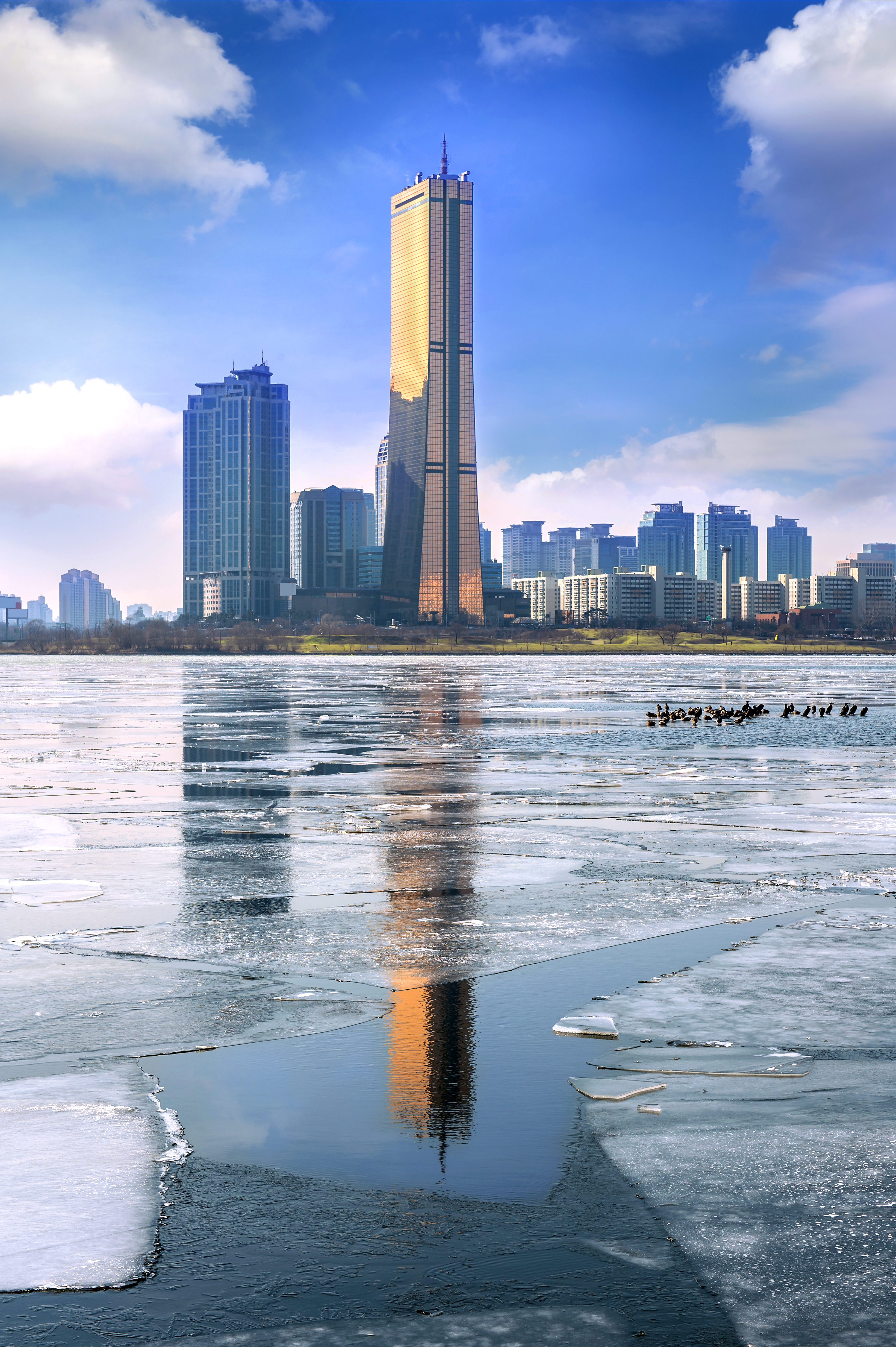 Ice Han River Cityscape Winter Seoul South Korea
