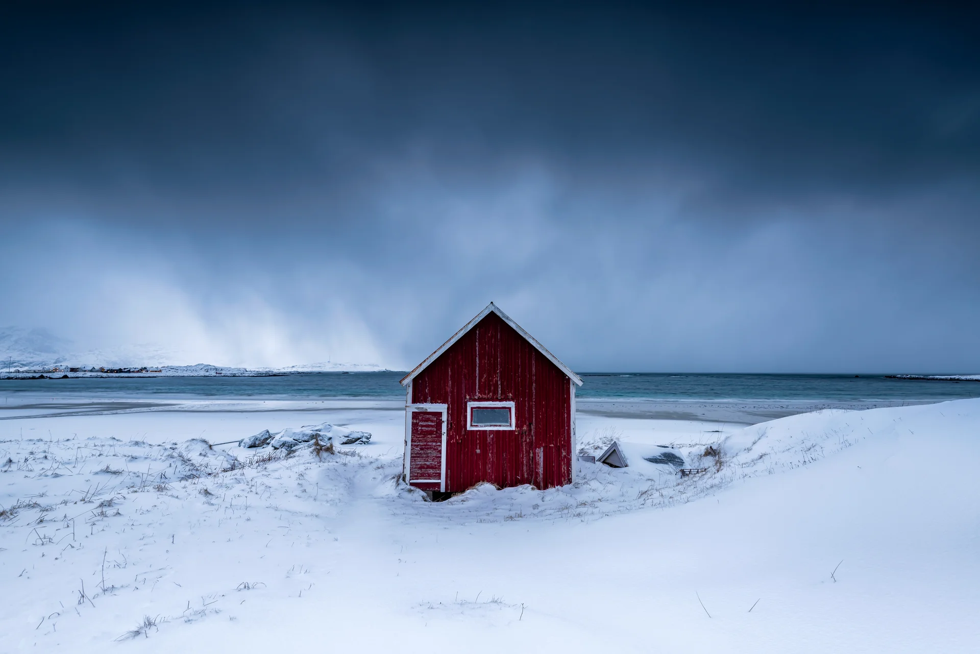 Isolated House Snowy Viilage. Uncategorized wallpaper. 7360×4912px. Free download for personal use.