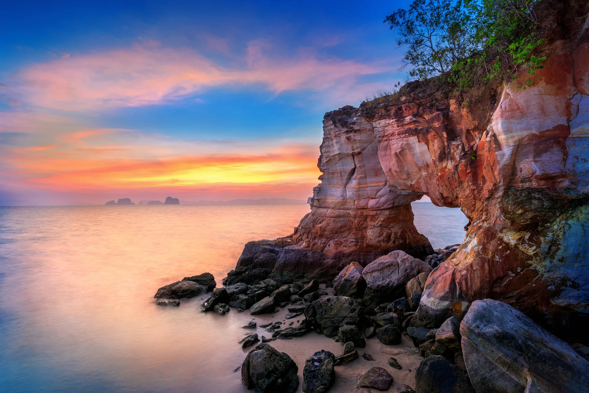 Laem Jamuk Khwai Buffalo Nose Cape Sunset Krabi Thailand. Nature wallpaper. 7952×5304px. Free download for personal use.