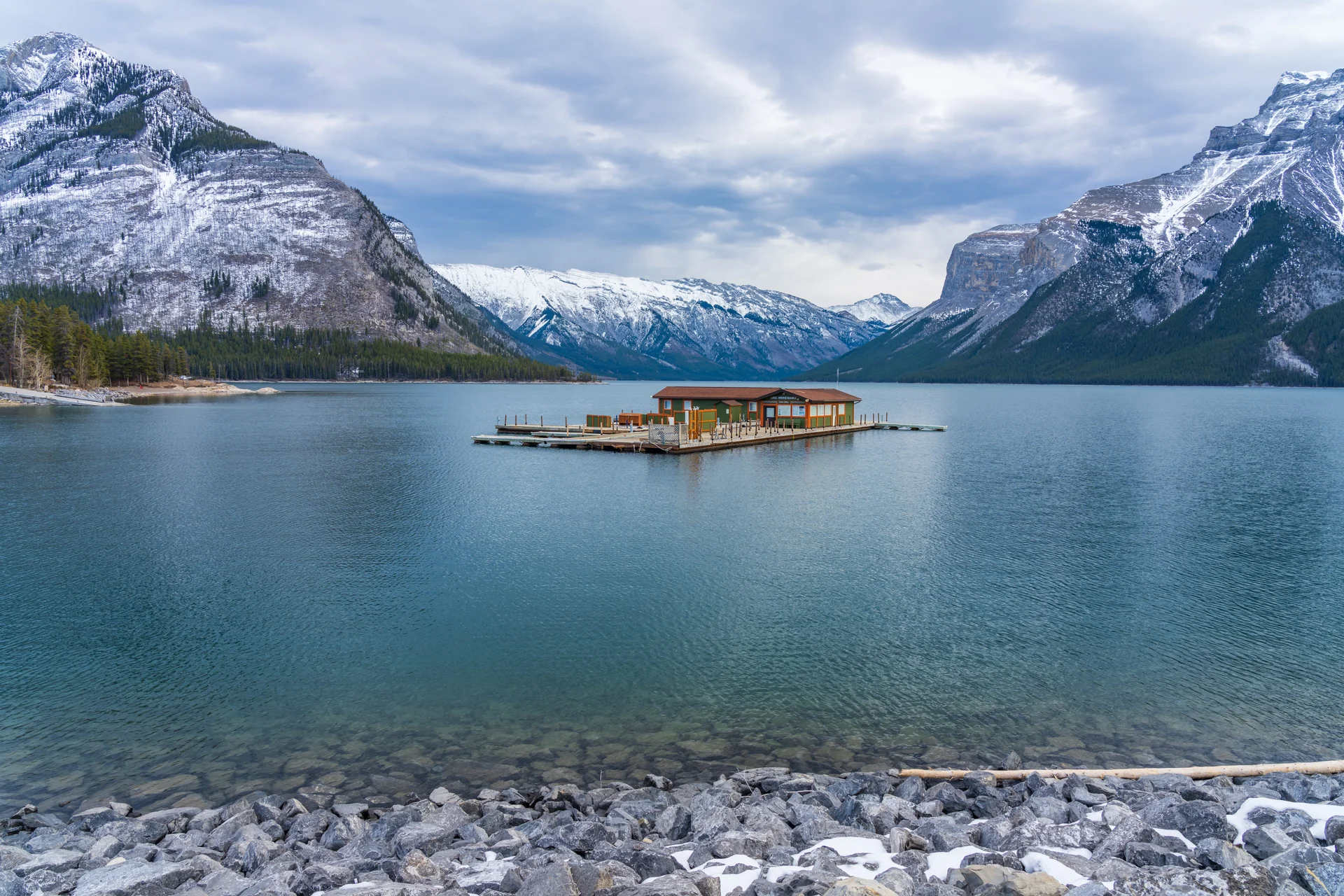 Lake Minnewanka Cruise Ticket Office Early Winter Banff National Park Canadian Rockies. Nature wallpaper. 9504×6336px. Fre…