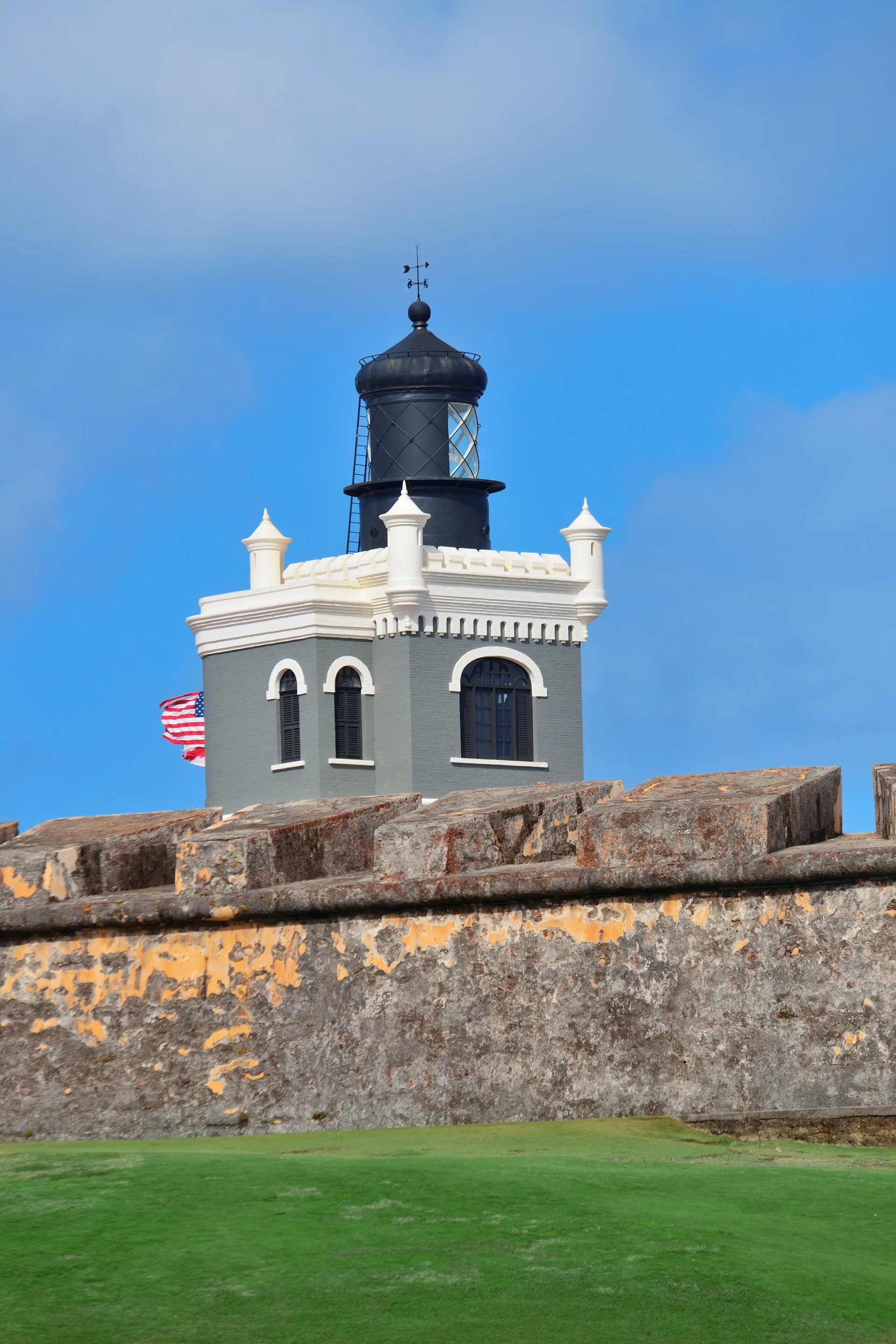 Light House El Morro Castle Old San Juan Puerto Rico. Vintage wallpaper. 4323×6477px. Free download for personal use.