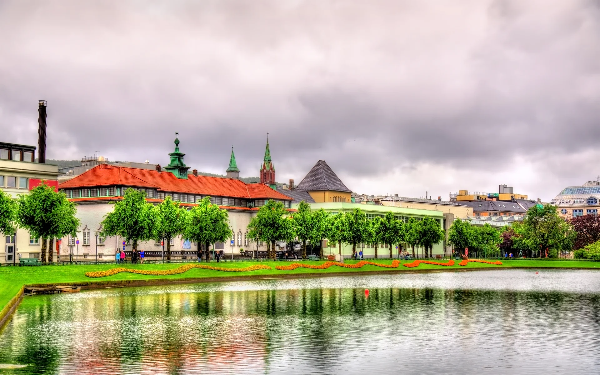 Lille Lungegardsvannet Lake City Centre Bergen Norway. Uncategorized wallpaper. 4900×3062px. Free download for personal use.