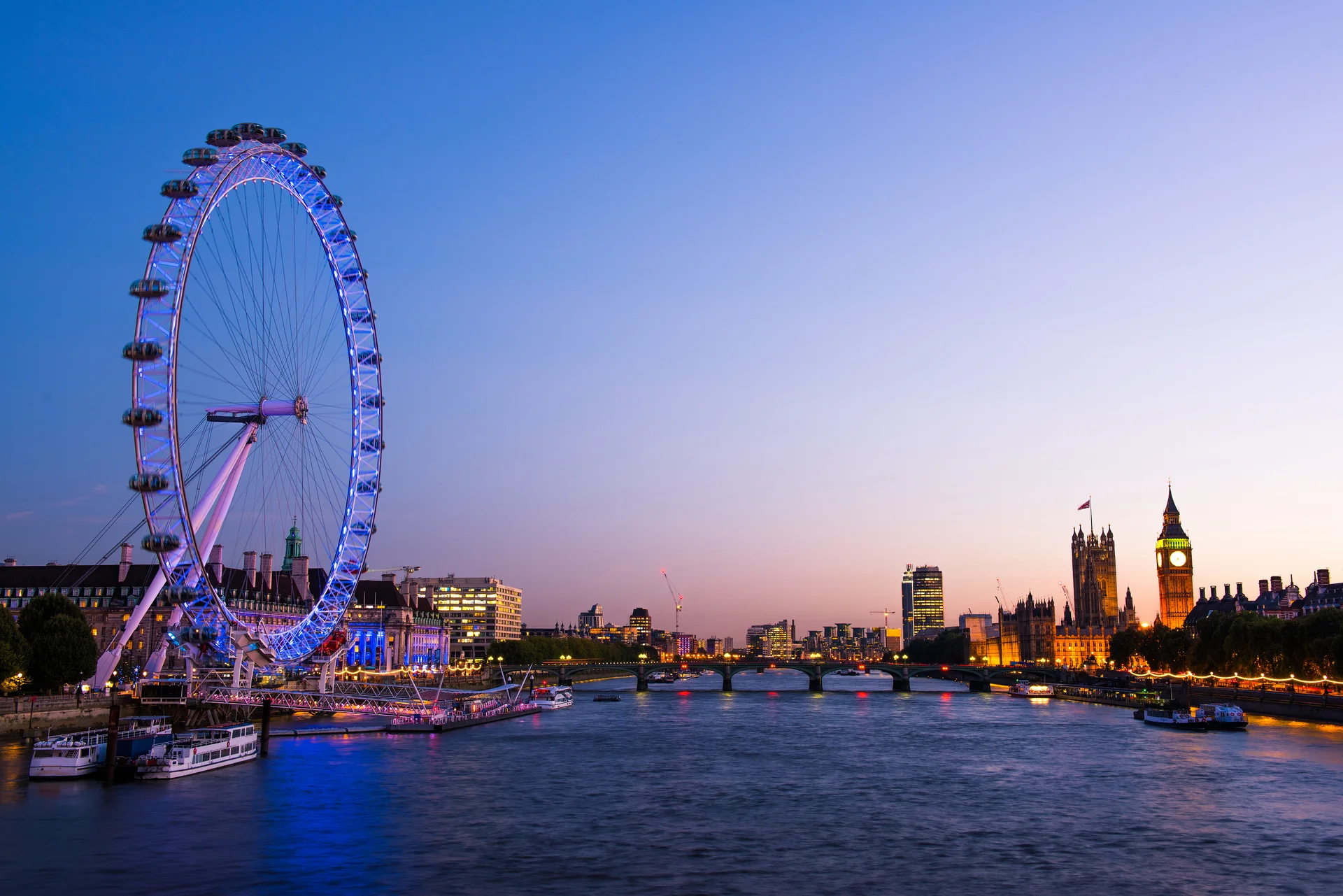London City Skyline United Kingdom. Cities wallpaper. 4300×2870px. Free download for personal use.