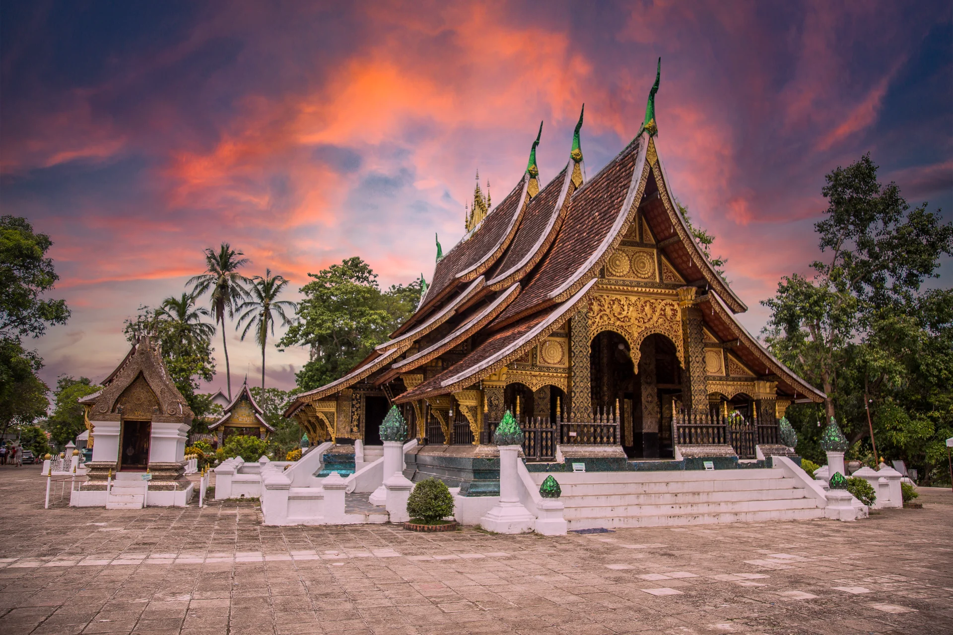 Lovely Sunset Lovely Temple Luang Prabang Summer Laos. Nature wallpaper. 5472×3648px. Free download for personal use.