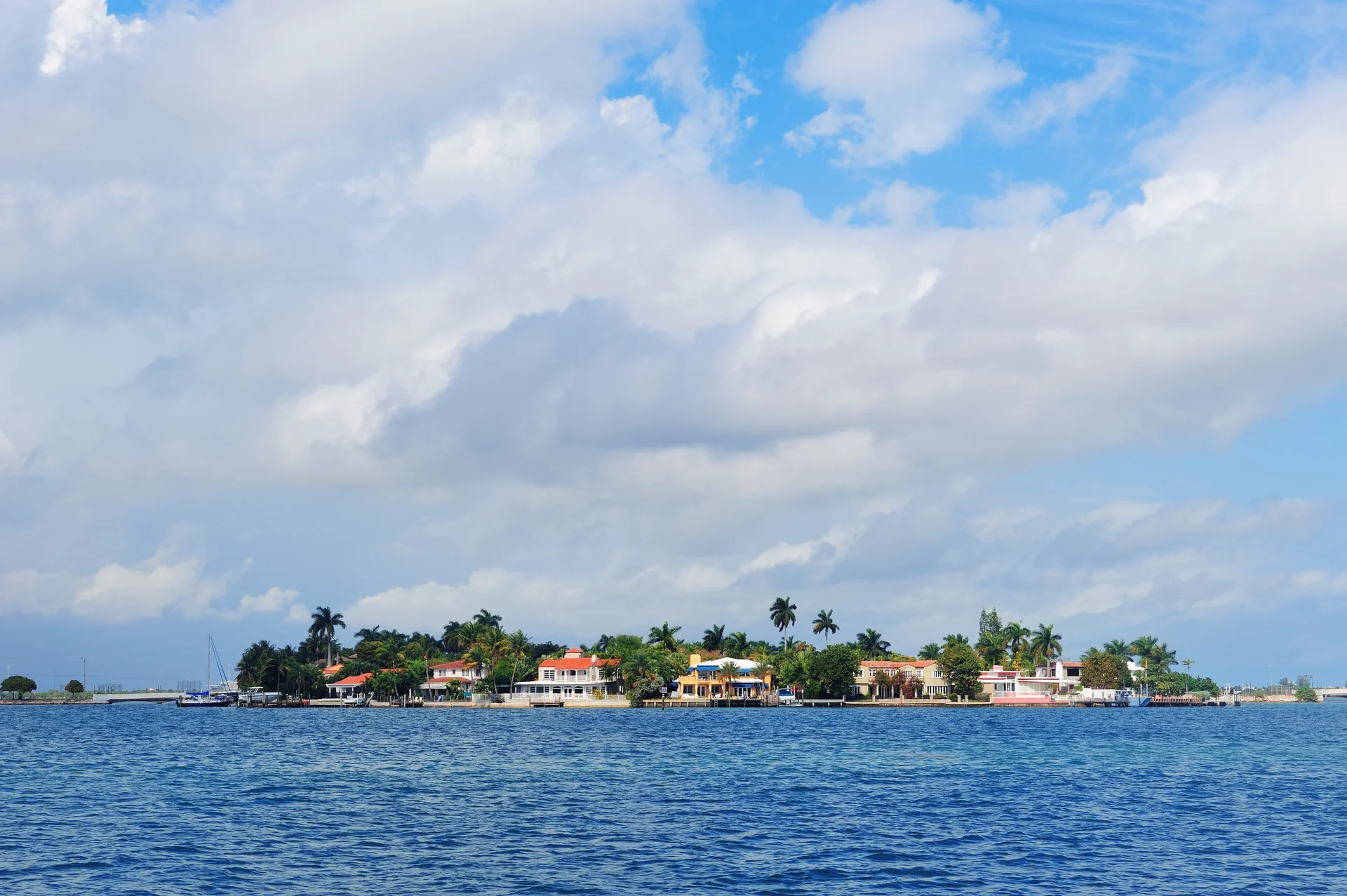 Luxury House Hibiscus Island Downtown Miami Florida. Cars wallpaper. 4237×2819px. Free download for personal use.