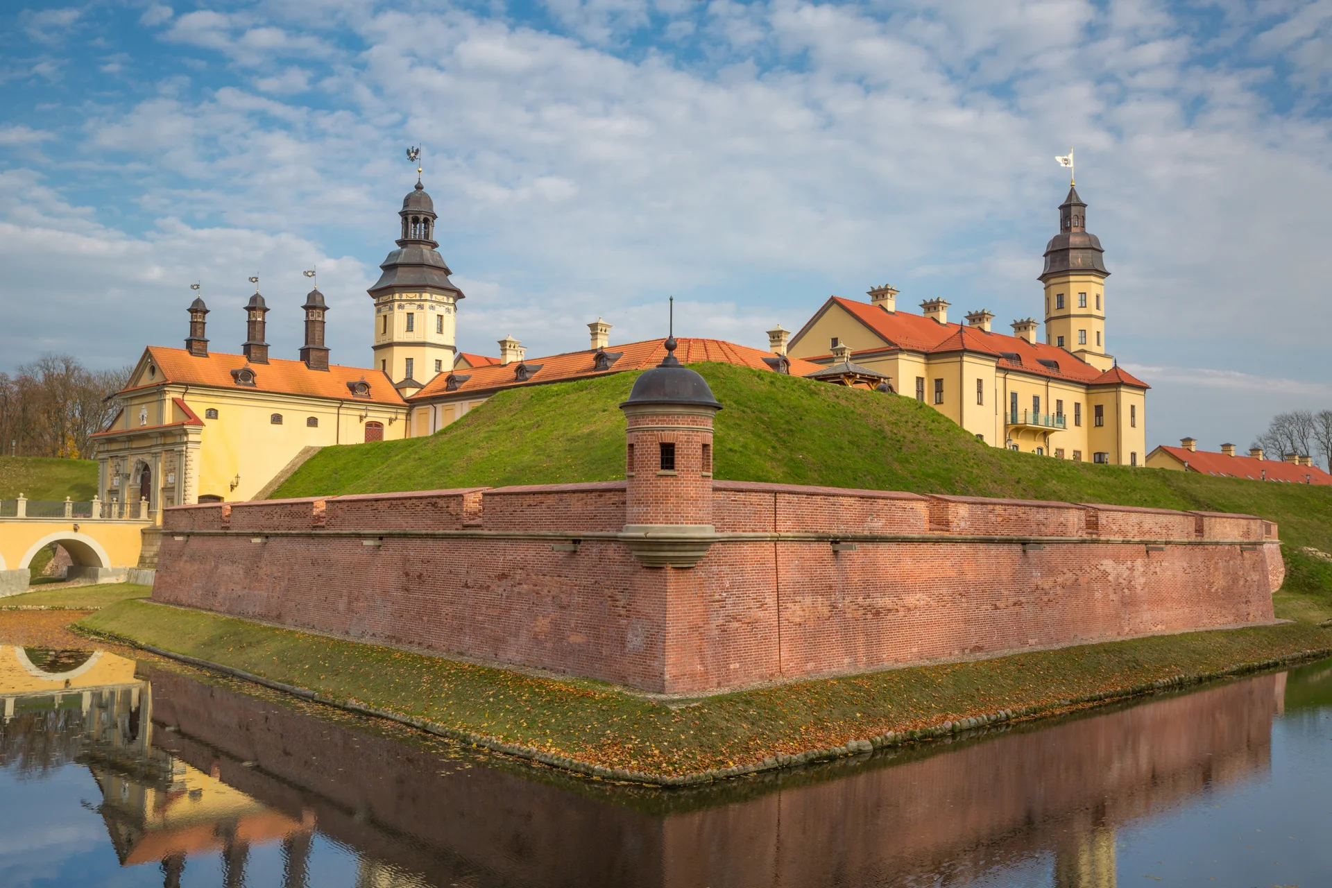 Medieval Castle Niasvizh Belarus. Uncategorized wallpaper. 5760×3840px. Free download for personal use.