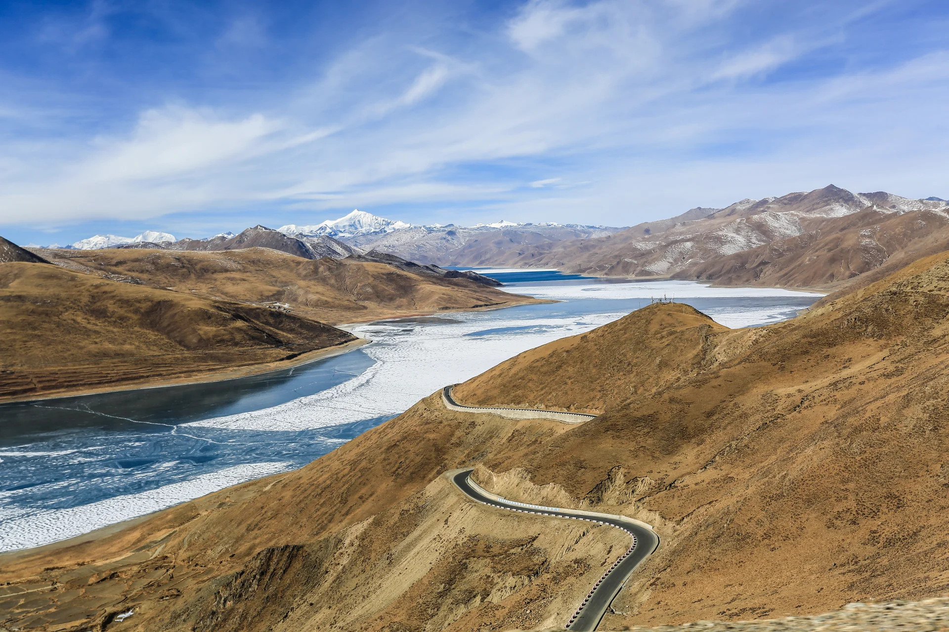 Natural Landscape Mountains. Nature wallpaper. 5760×3840px. Free download for personal use.