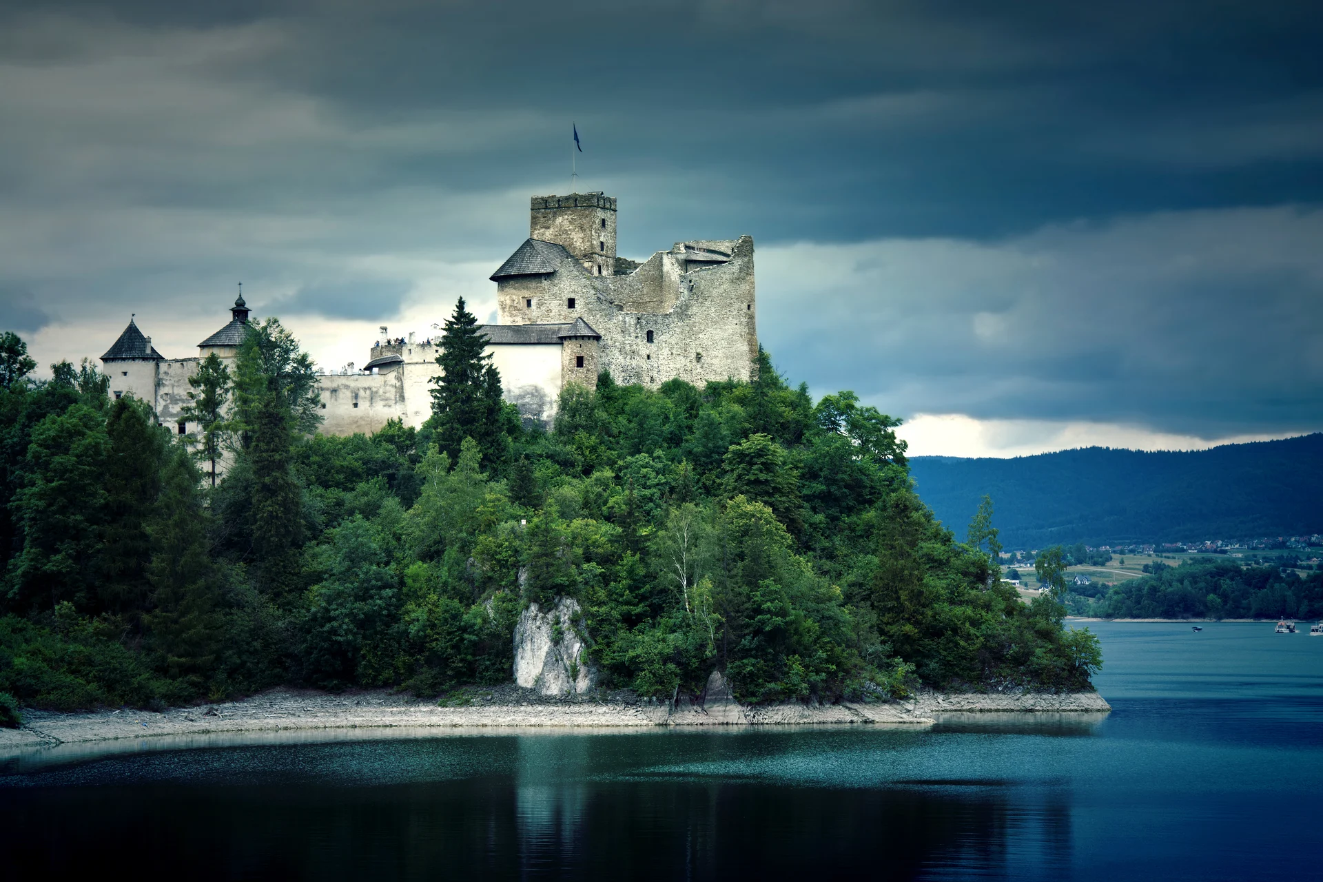 Old Castle Mountians. Uncategorized wallpaper. 4240×2827px. Free download for personal use.