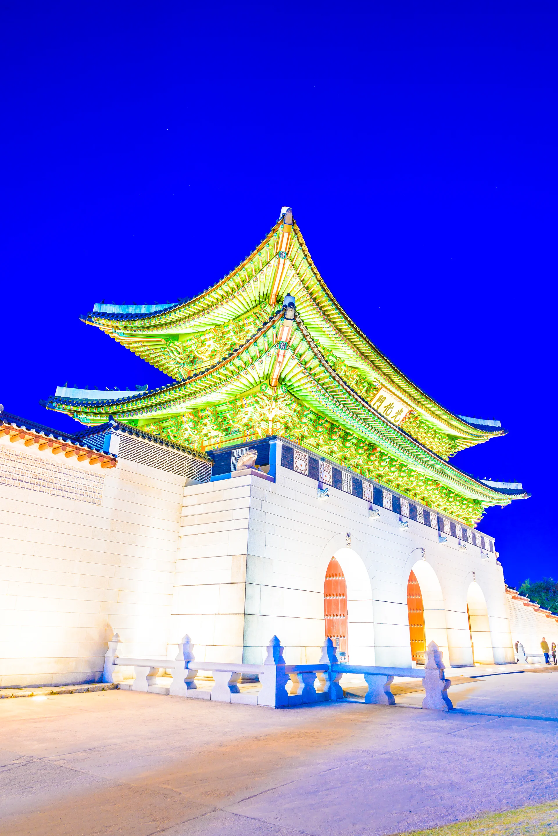 Old Palace Seoul Gate Wood. Vintage wallpaper. 4016×6016px. Free download for personal use.
