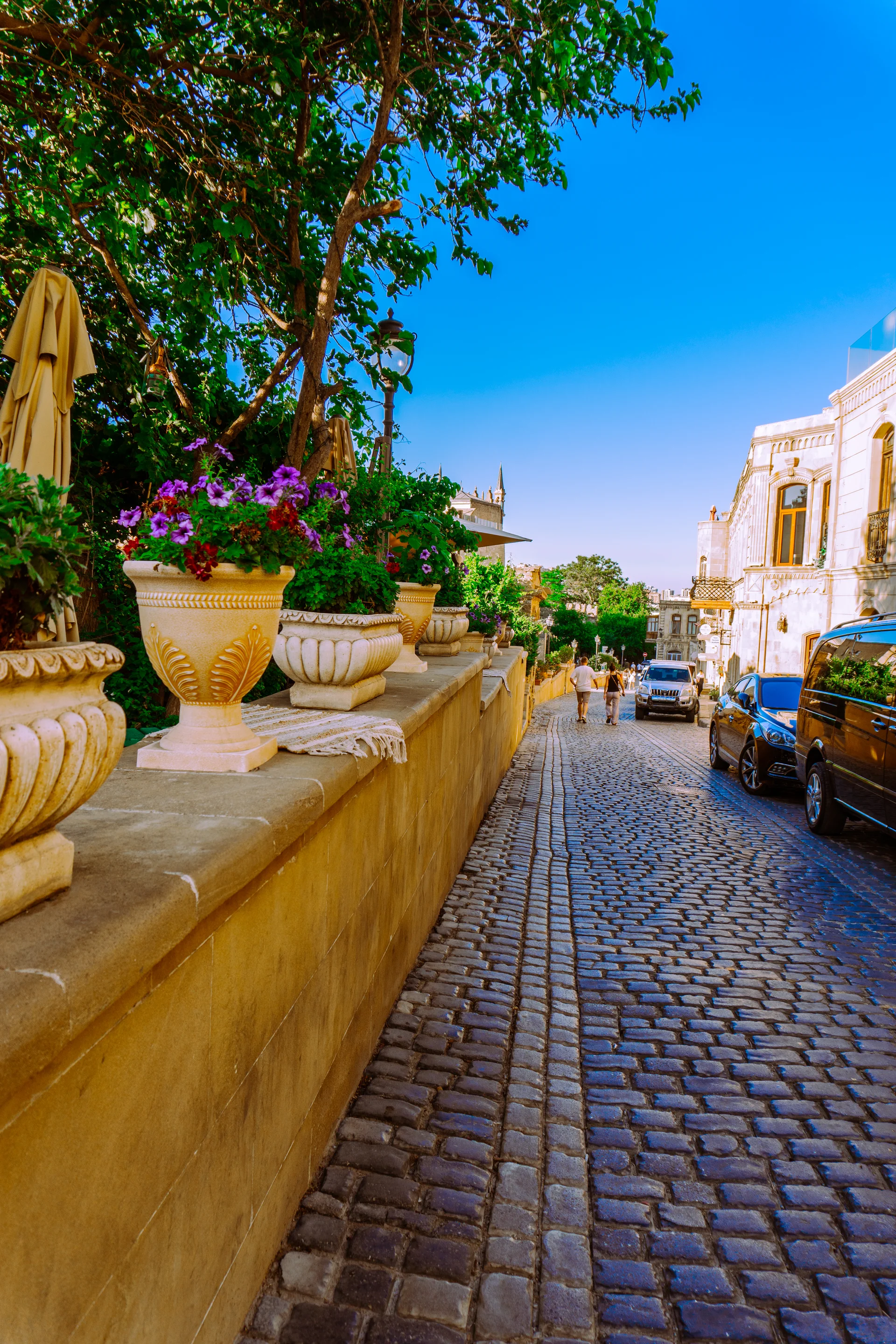 Old Town Baku Azerbaijan. Vintage wallpaper. 4000×6000px. Free download for personal use.