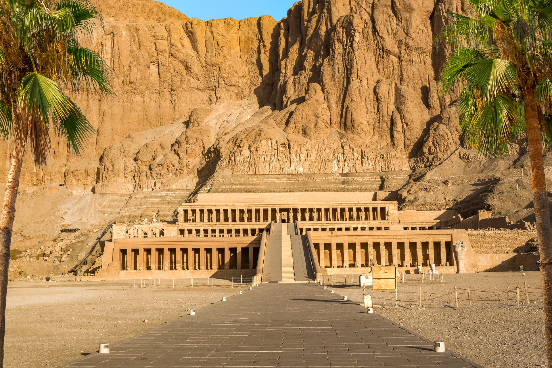 Palm Trees Alley Hatshepsut Temple Luxor Egypt. Uncategorized wallpaper. 6016×4016px. Free download for personal use.