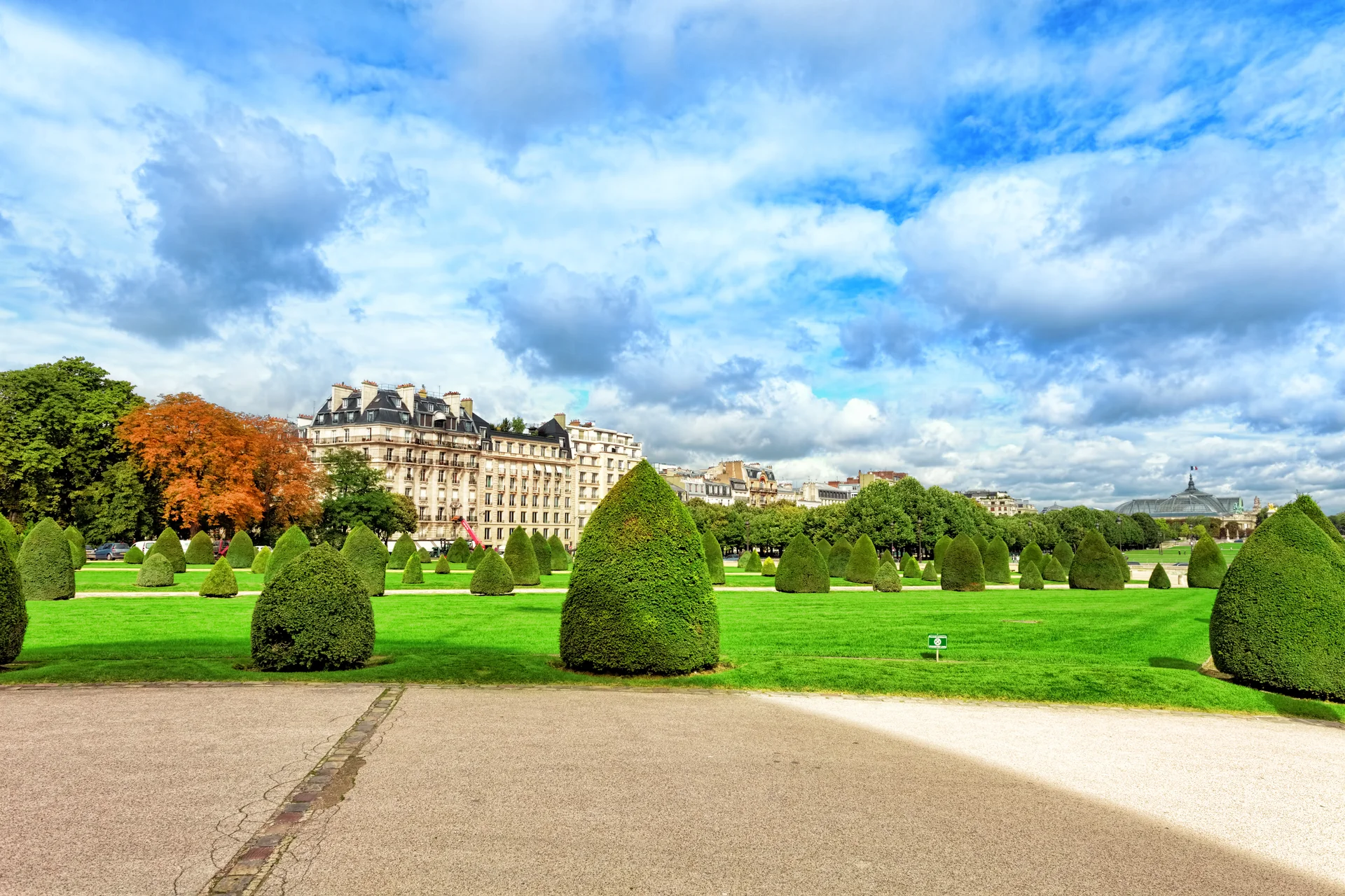 Park Near Main Entrance Les Invalides Paris France. Uncategorized wallpaper. 5616×3744px. Free download for personal use.