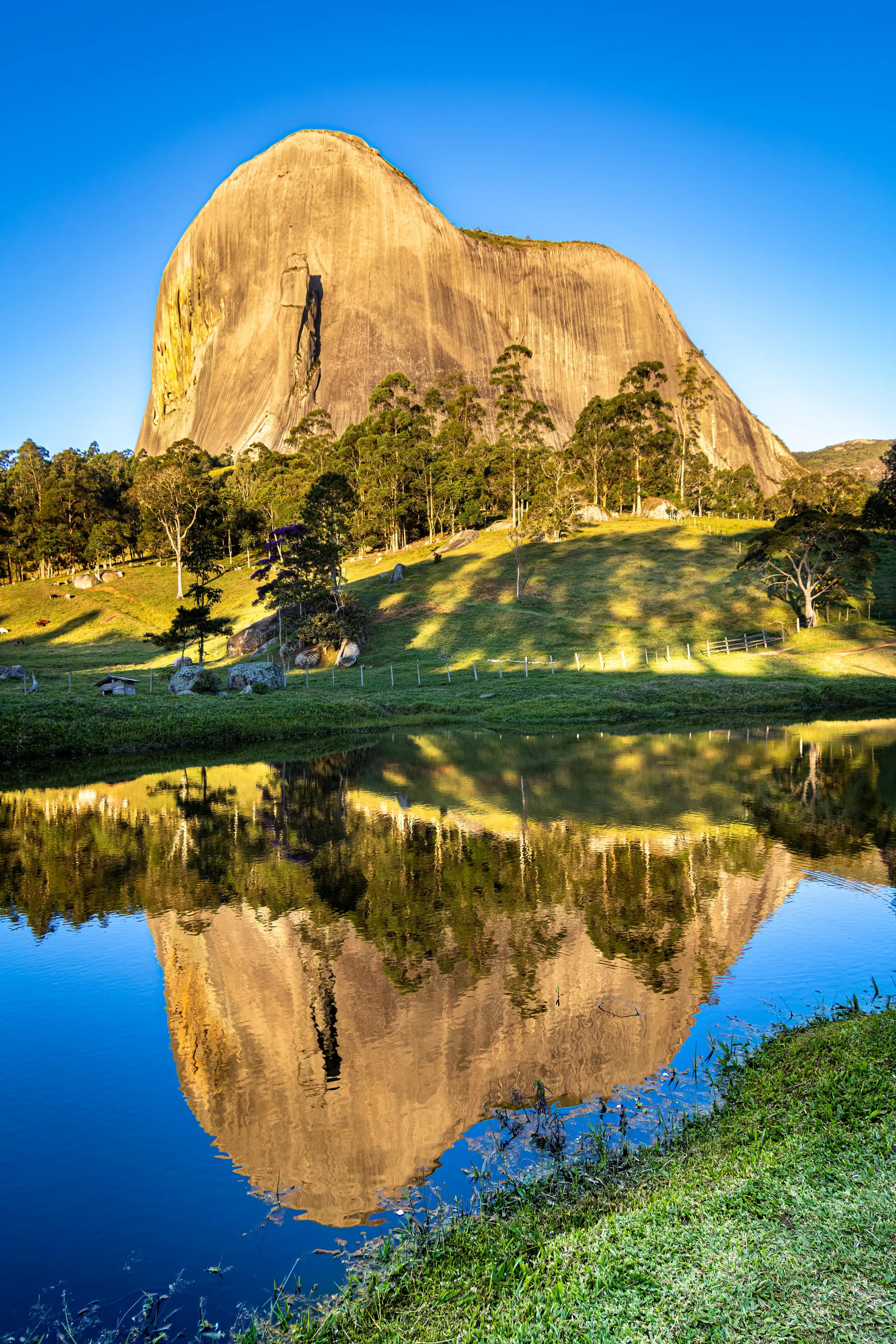 Pedra Lagarto Pedra Azul Domingos Martins State Espirito Santo Brazil Brazilian Tourist Spot Blue Stone Reflection Lake. N…