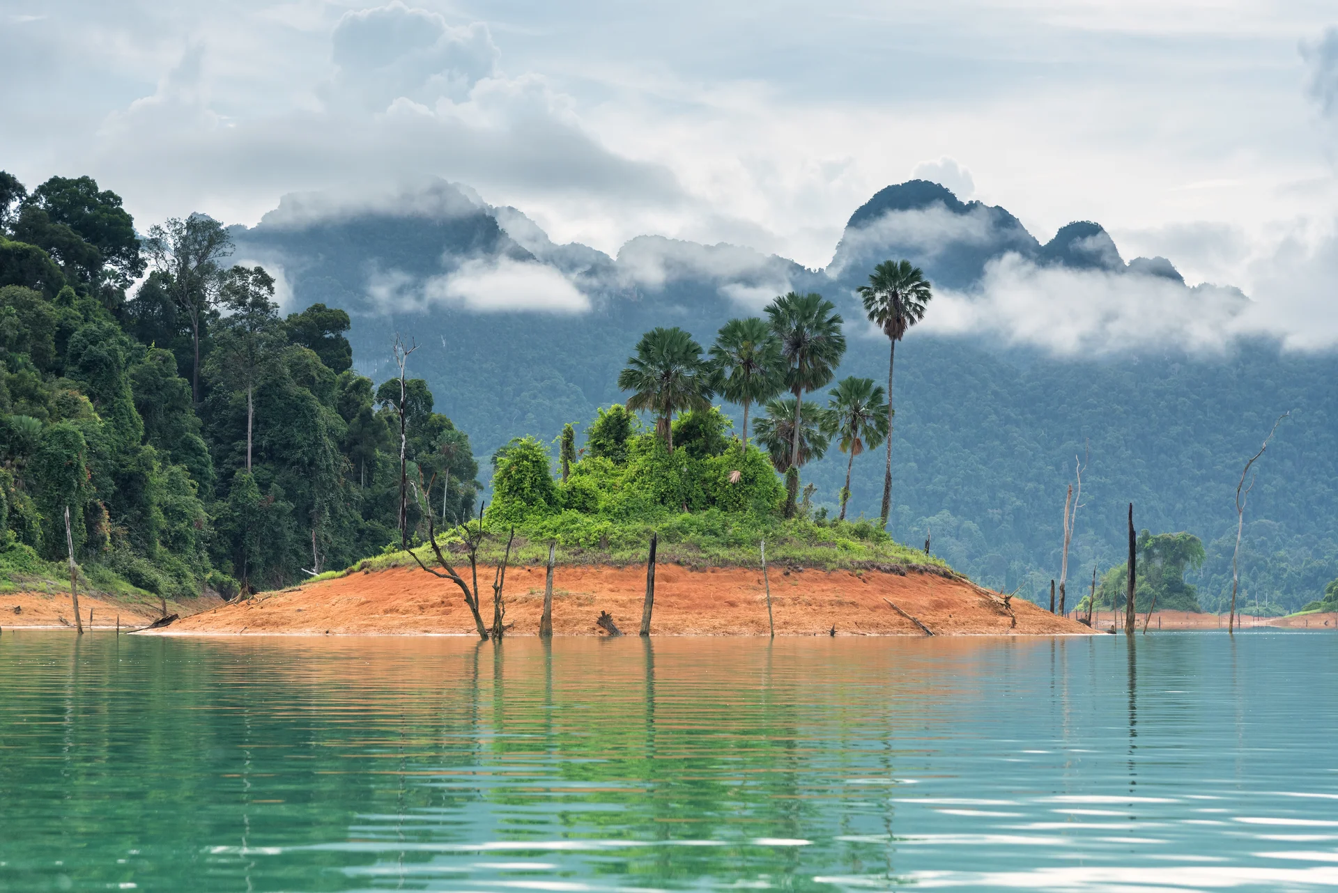 Scenery Emerald Lake Forest Mountai. Nature wallpaper. 4494×3000px. Free download for personal use.