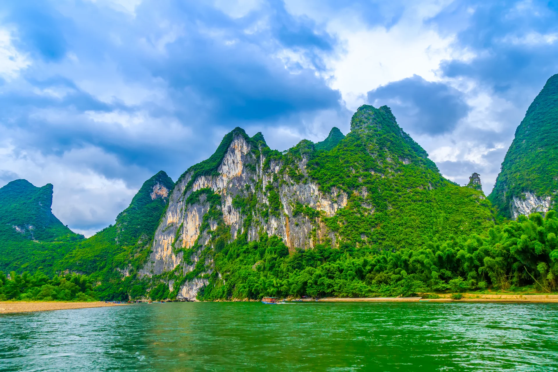 Scenery Landscape Peak Famous Water. Nature wallpaper. 5642×3762px. Free download for personal use.