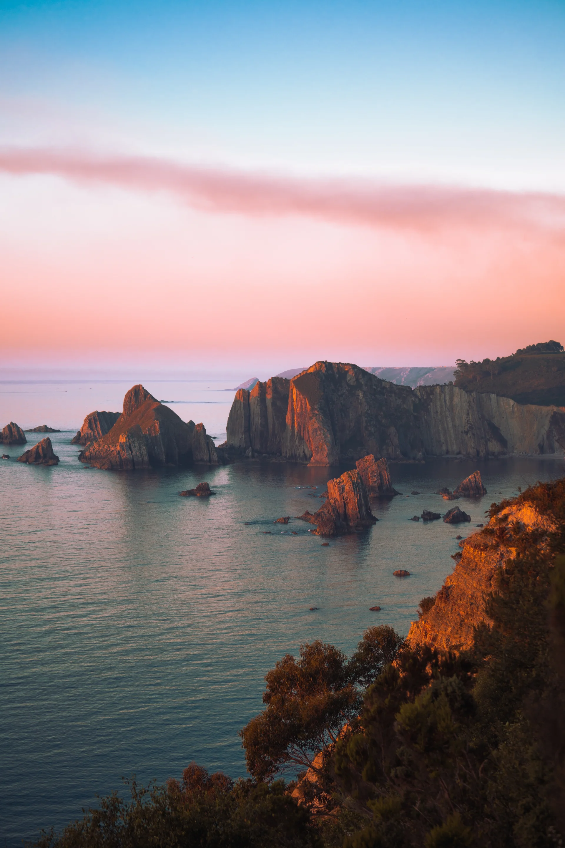 Sea Scenery With Cliffs Sunset Perfect Wallpaper. Nature wallpaper. 4000×6000px. Free download for personal use.