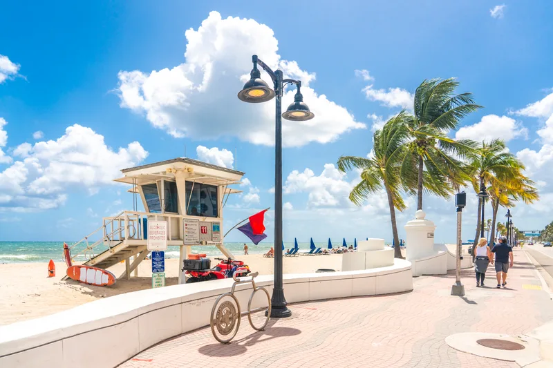 Seafront Beach Promenade With Palm Trees Sunny Day Fort Lauderdale