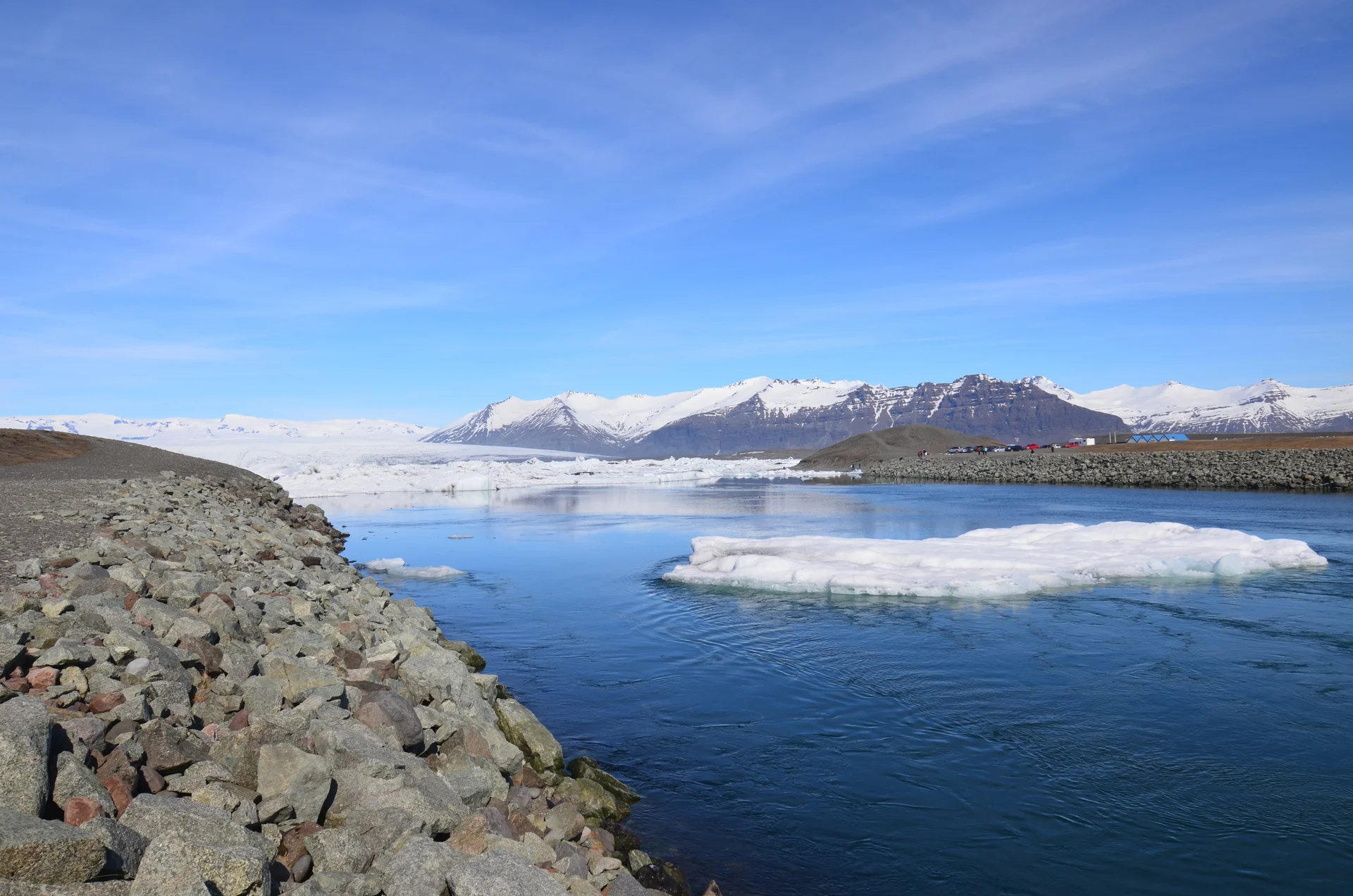 Spring Day With Water Way Mountains Iceland. Nature wallpaper. 4928×3264px. Free download for personal use.