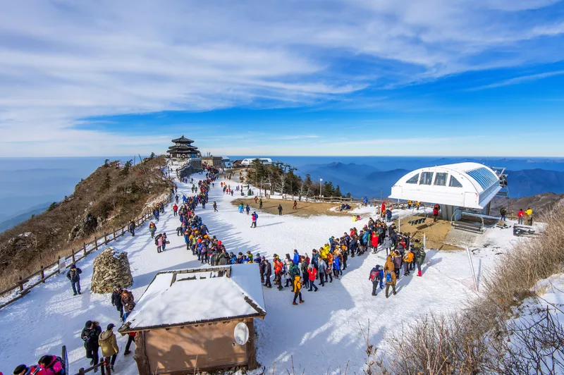 Tourists Taking Photos Beautiful Scenery Skiing Around Deogyusan