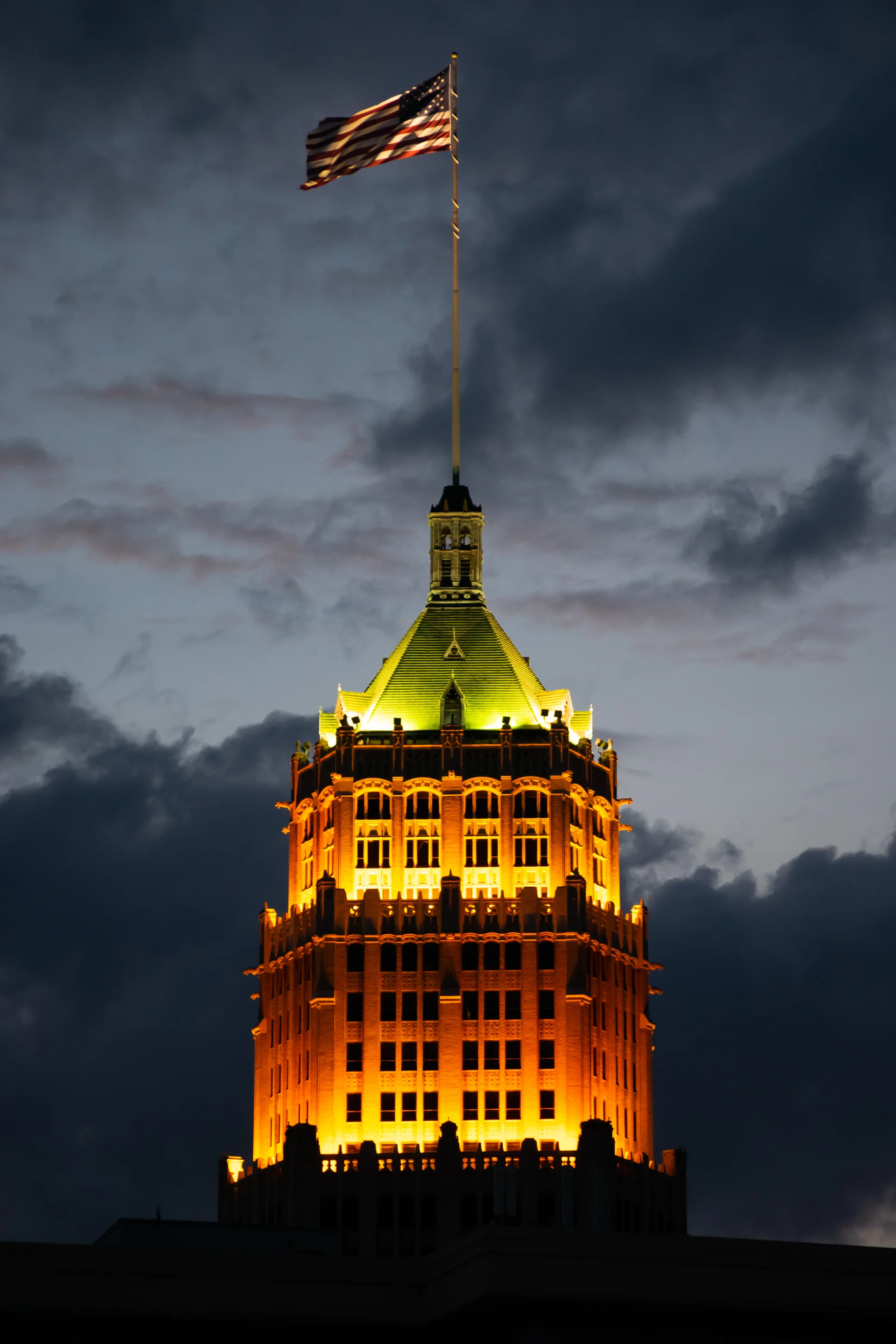 Tower Life Building San Antonio Texas Night. Cities wallpaper. 3665×5497px. Free download for personal use.