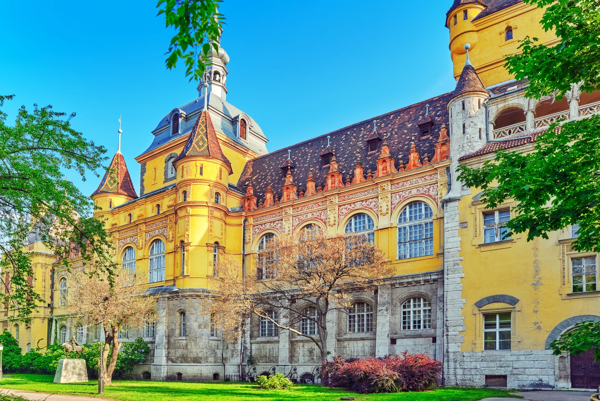 Vajdahunyad Castle Hungarian Vajdahunyad Vara Is Castle City Park Budapest Hungary. Uncategorized wallpaper. 4000×2670px. …