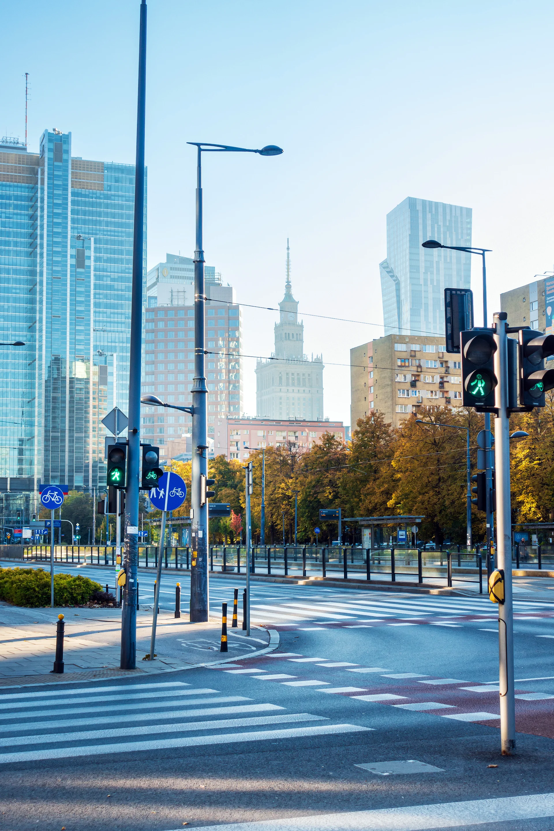 View City Street. Cities wallpaper. 3283×4925px. Free download for personal use.