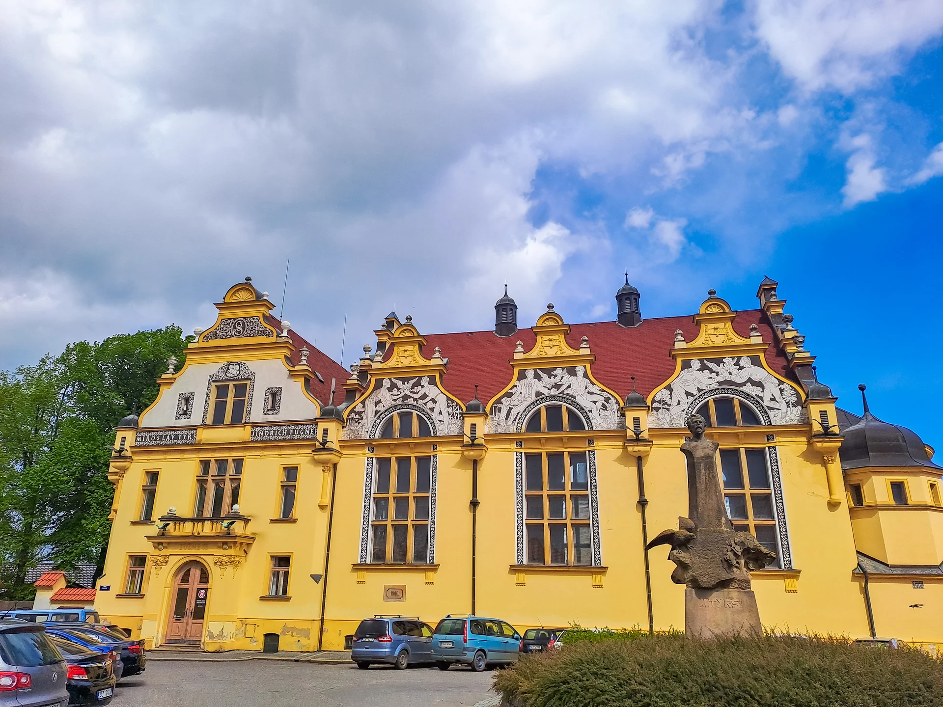 Vysoke Myto Czech 25 April 2024 Center Old Town With Beautiful Houses. Vintage wallpaper. 4000×3000px. Free download for p…