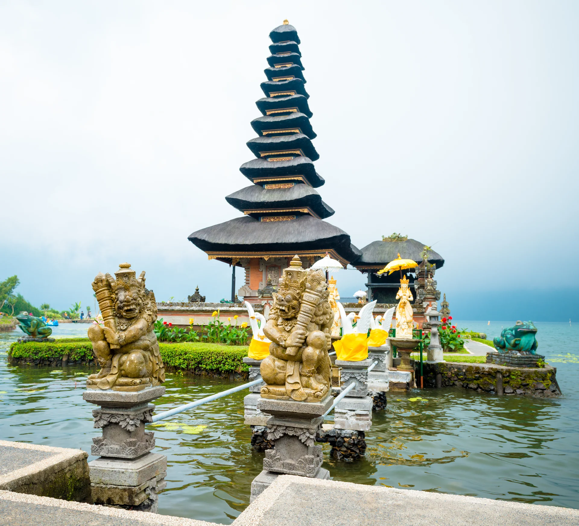 Water Temple Bratan Lake. Nature wallpaper. 5408×4912px. Free download for personal use.