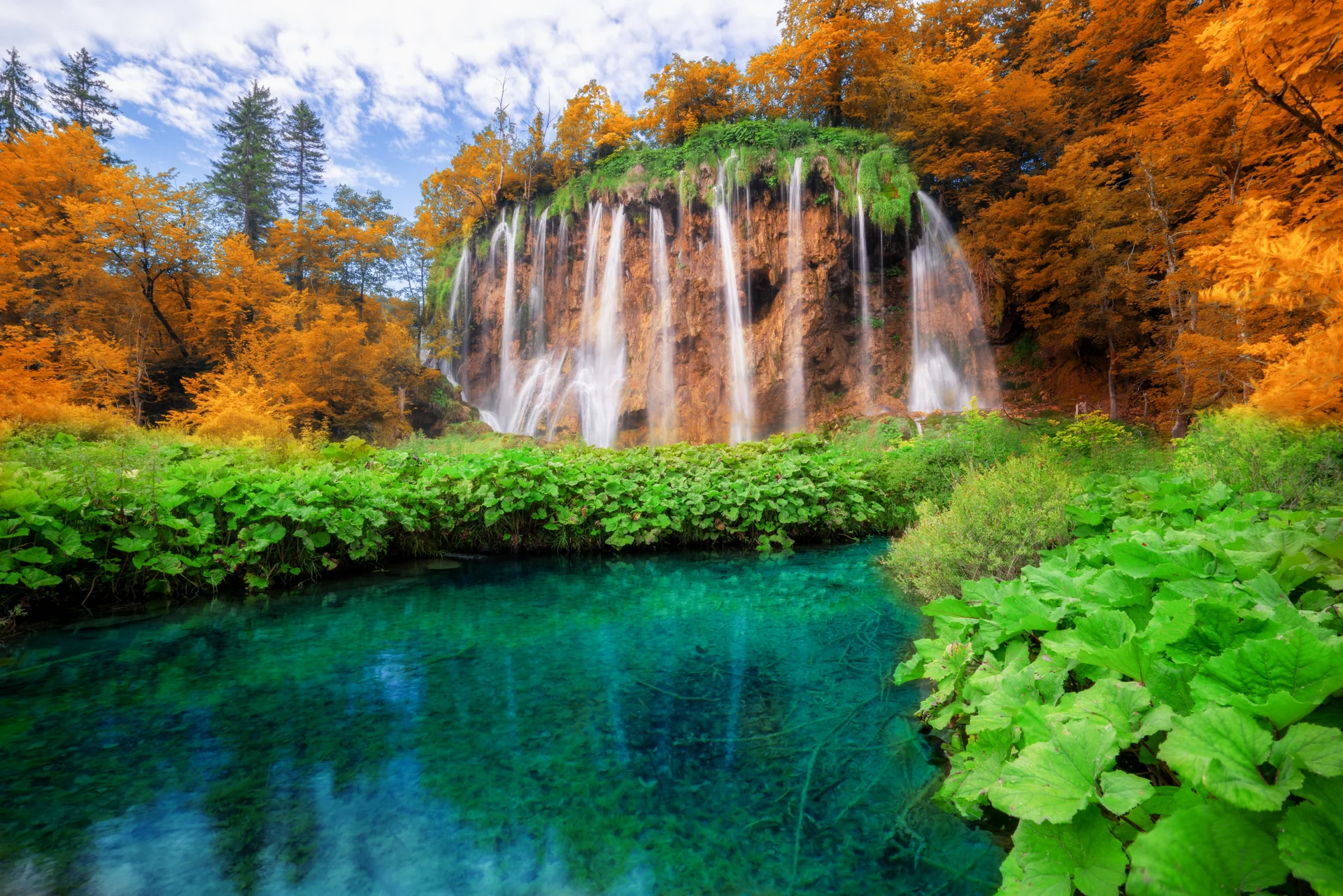 Waterfall Landscape Plitvice Lakes Croatia. Nature wallpaper. 2998×2000px. Free download for personal use.